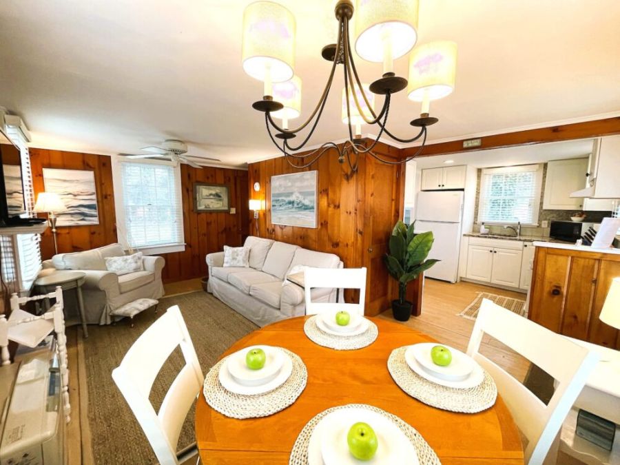Edgewood Cottage~Steps to Campground Beach Main Image