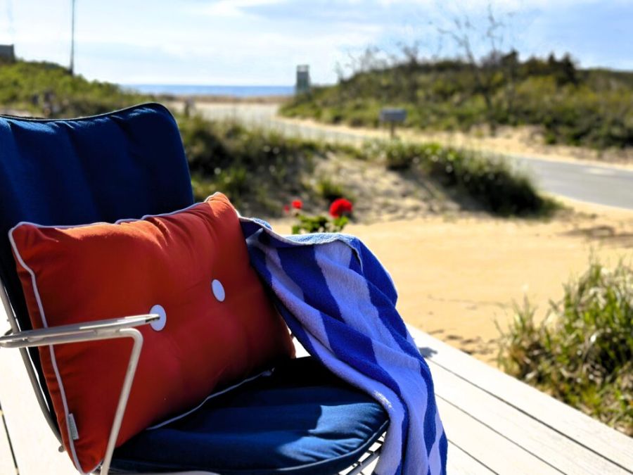 Sand Bar~King Bed/Sleeps 2-7+dog!/Beachside Main Image