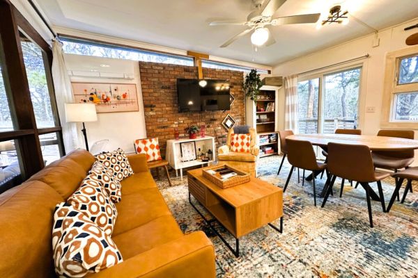 The Mod Pod~2 bd/2.5 bth/dog/games/steps to beach