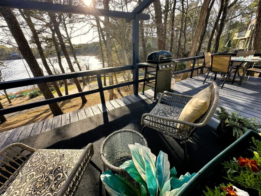 Pondside/Kayak/Firepit/Dog Friendly~Willow Haven Main Image