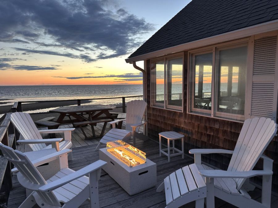 Waterfront/Sleeps 12/Dog Friendly/House&Cottage Main Image