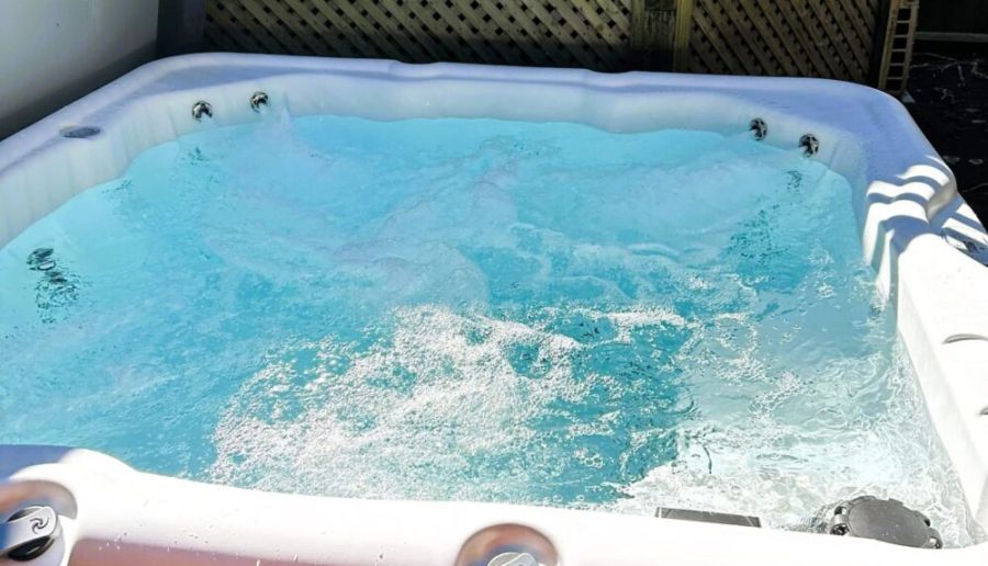 Keeper~Hot Tub/Walk to Beach/Dog Frndly/Sleeps 15 Main Image